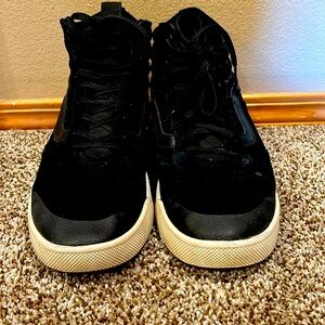 Men’s Black Suede Van’s 500383 Ultrarange Cush Hi- Sz 12